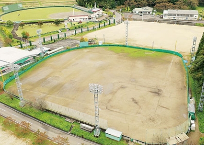 表郷野球場